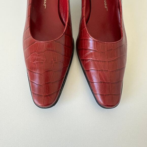 Salvatore Ferragamo Burgundy Red Croc Embossed Leather Heel Pumps Size 7.5 B - Picture 4 of 13